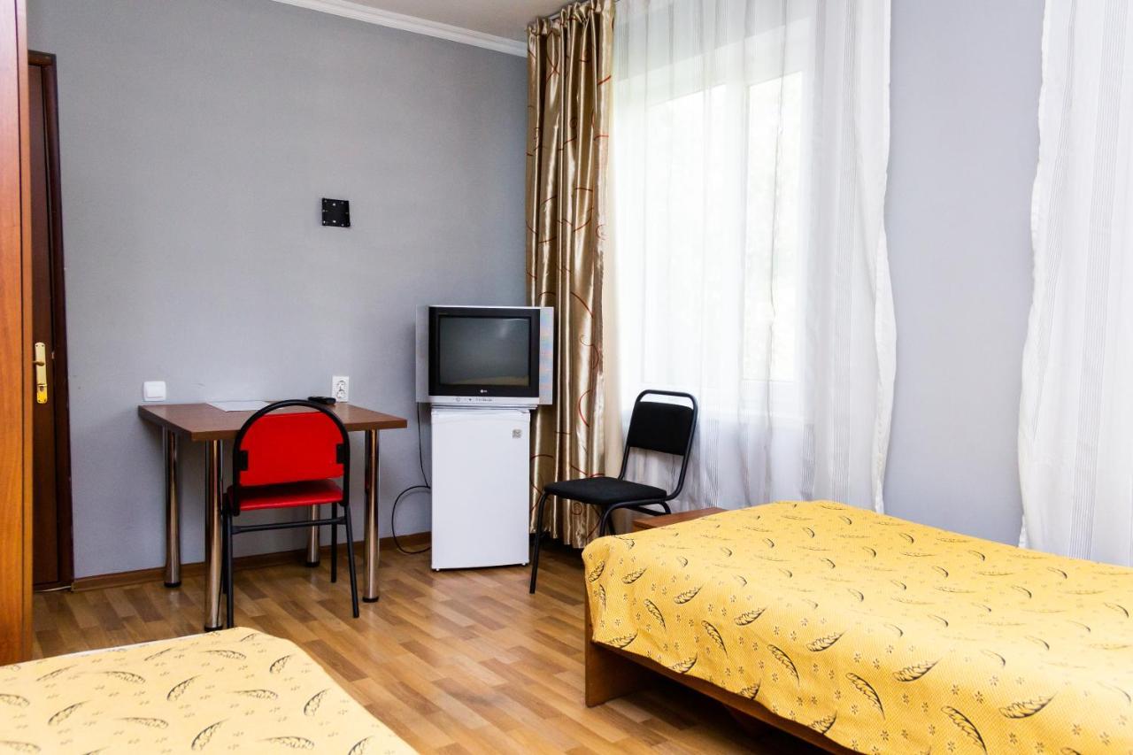 Hotel Tahar Almatı Dış mekan fotoğraf