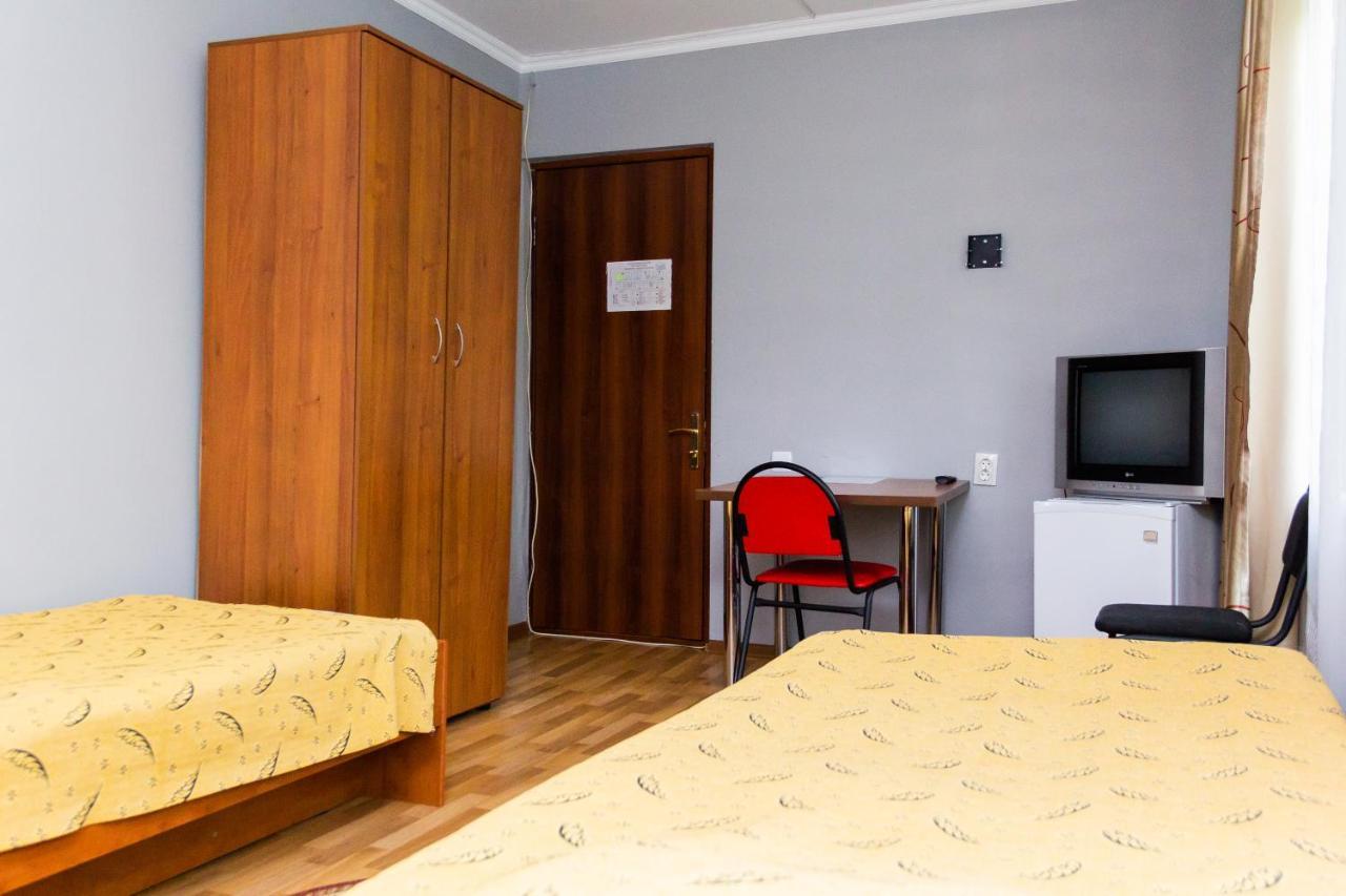 Hotel Tahar Almatı Dış mekan fotoğraf